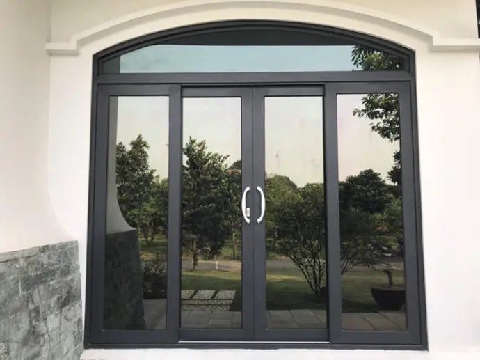 Cửa đi mở trượt 4 cánh nhôm Xingfa Quảng Đông chính hãng